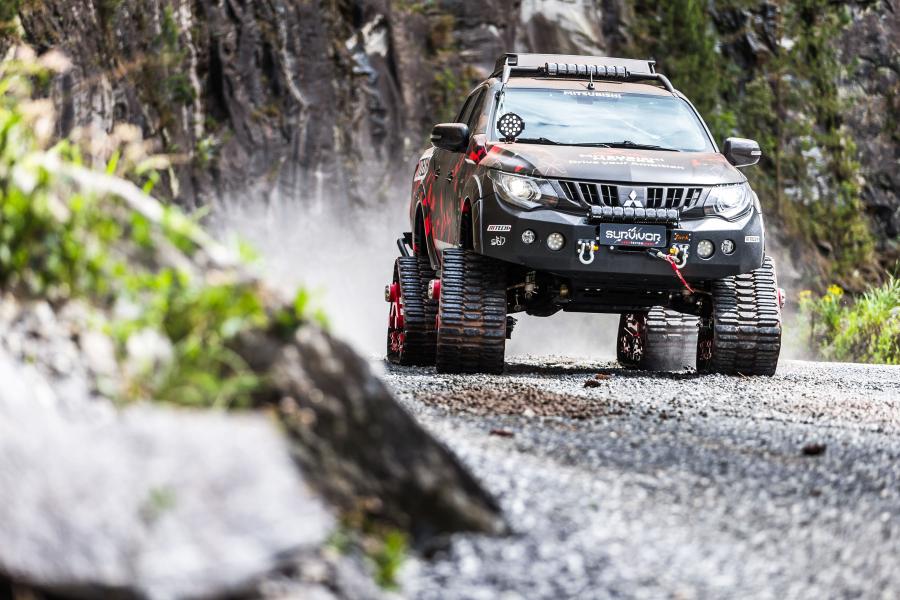 Mitsubishi L200 Triton Survivor 2018 года  (фото 2 из 31)